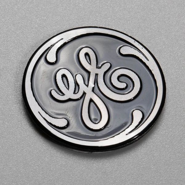 Mettre en évidence le logo en aluminium