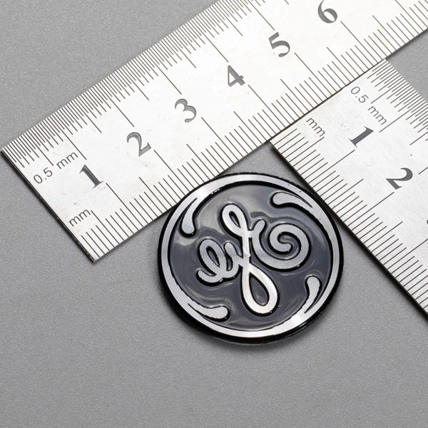 Mettre en évidence le logo en aluminium