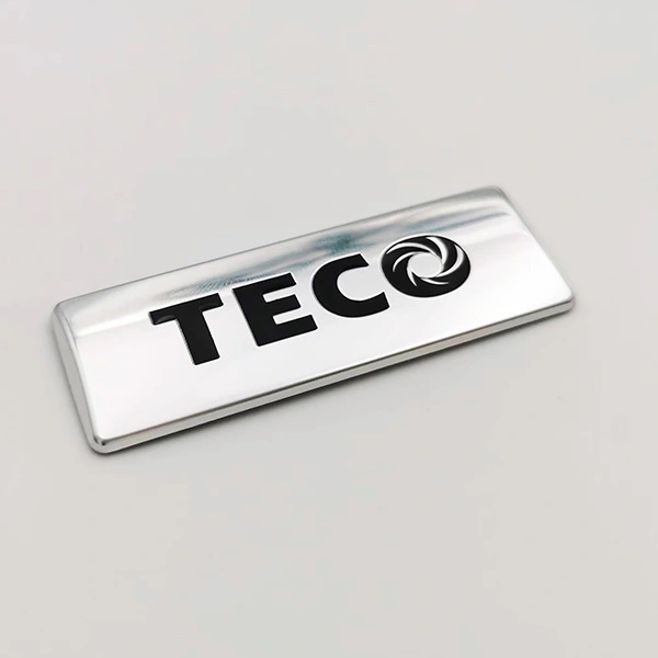 Plaque de nom en métal logo