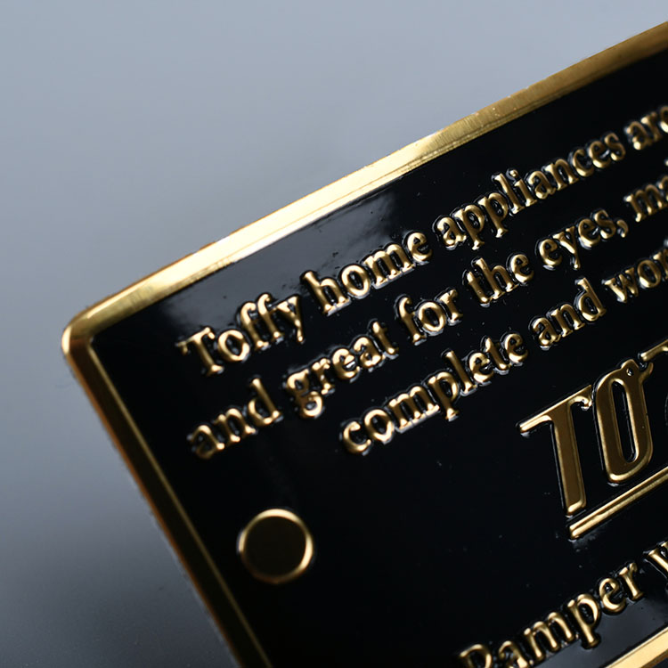 Étiquette en métal doré imprimé en aluminium