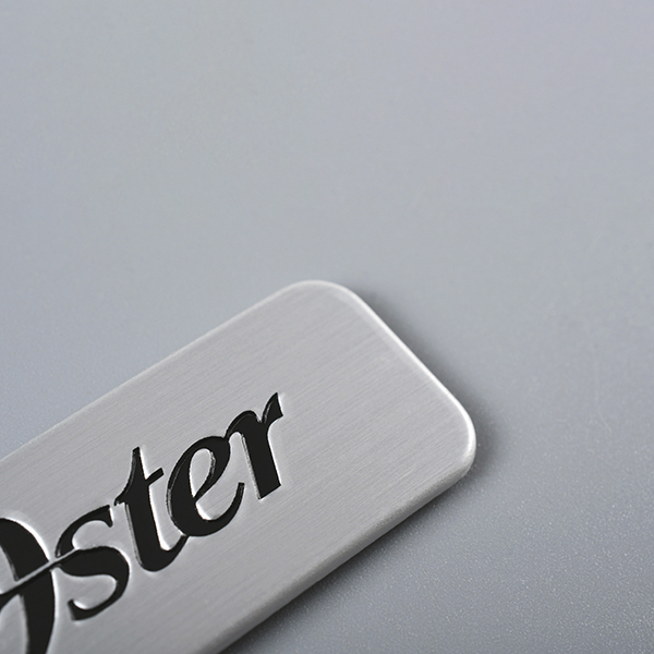 Logo gravé en métal Tags