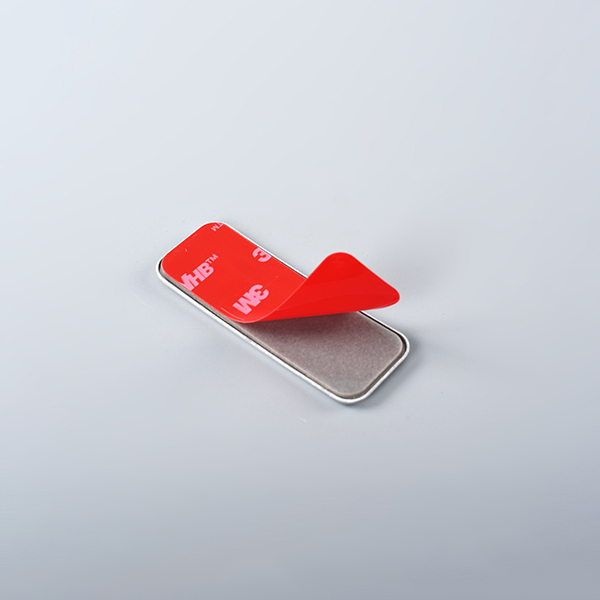 Logo gravé en métal Tags