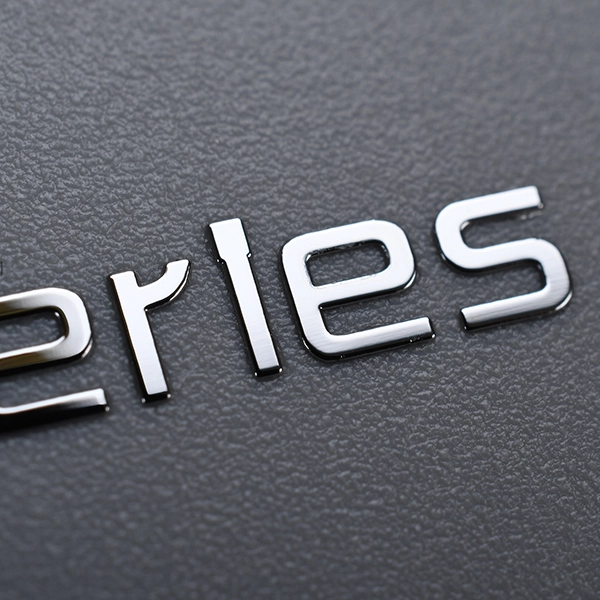 Autocollant en métal avec logo de marque 3D