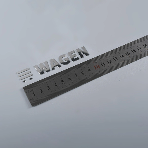 Autocollant en métal électroformé