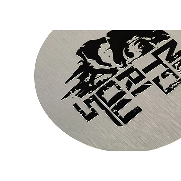 Étiquette en relief en aluminium