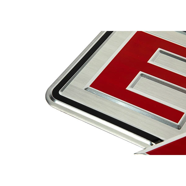 Plaques signalétiques gravées en aluminium