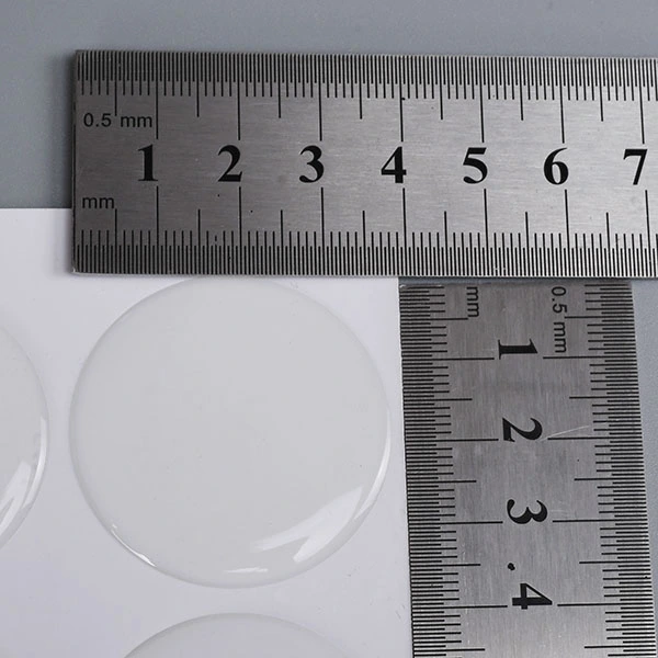 Autocollant en résine époxy transparente