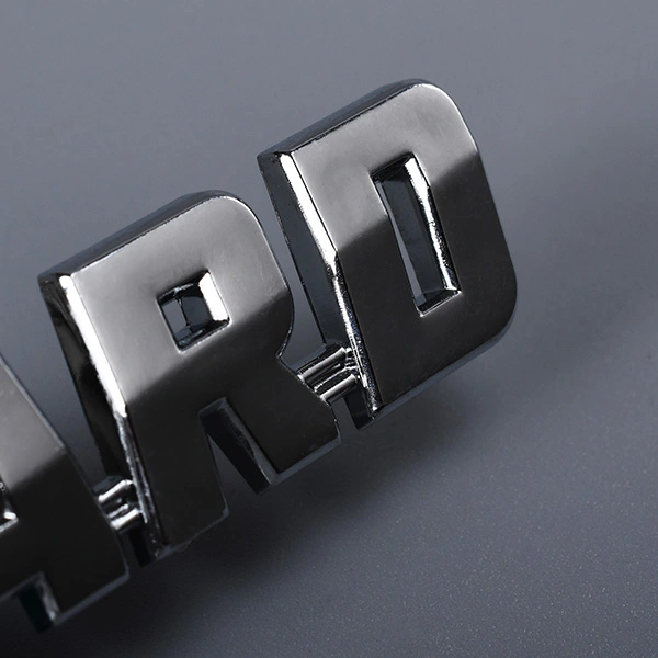 Autocollants d'emblème automobile en plastique