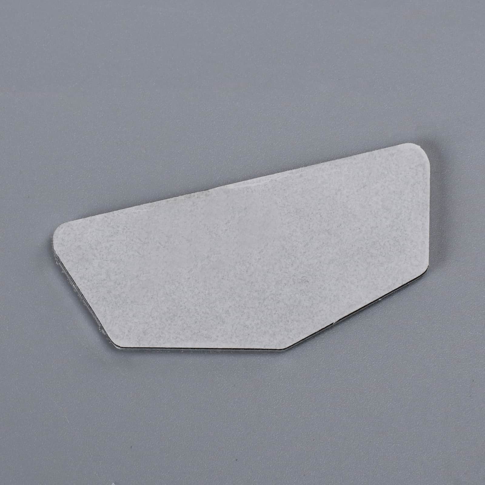 Logo de la marque mettant en évidence le logo en aluminium