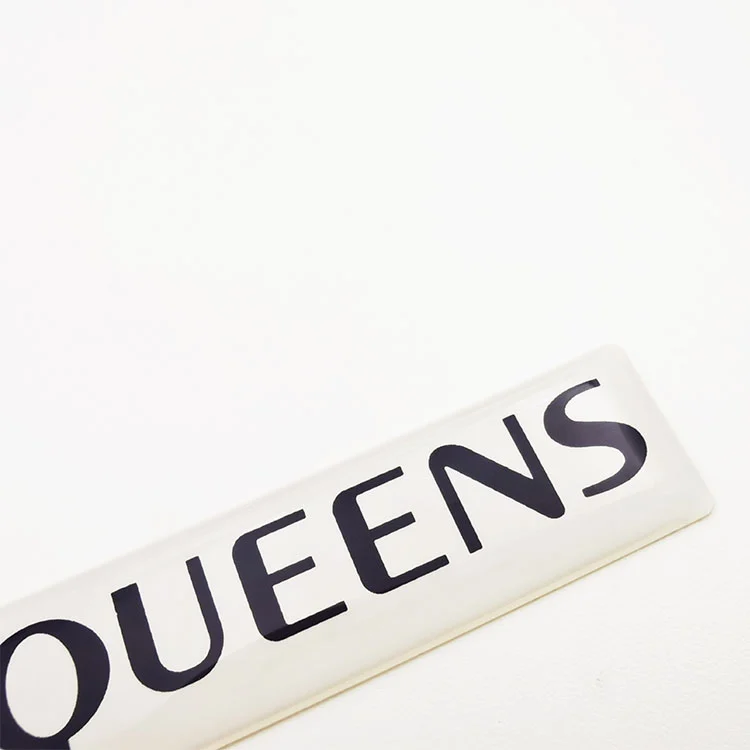 Étiquettes en forme de résine époxy