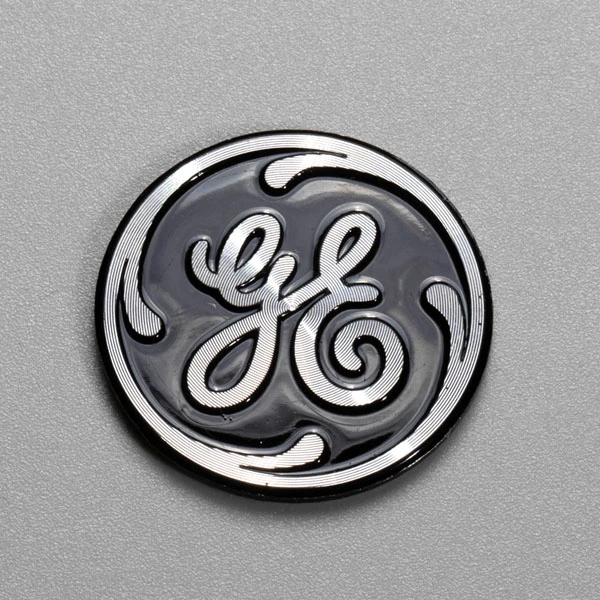 Mettre en évidence le logo en aluminium