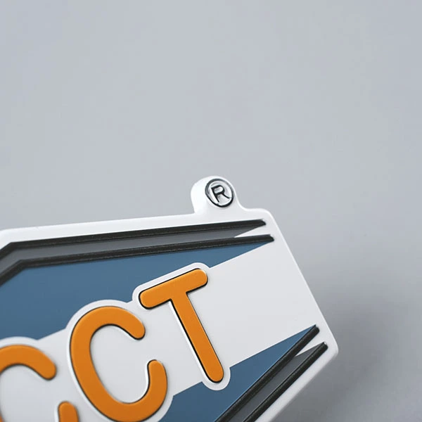 Logo en métal pour emballage haut de gamme