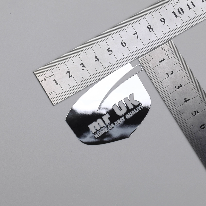 Logo d'emblème mince chromé brillant personnalisé avec adhésif 3M