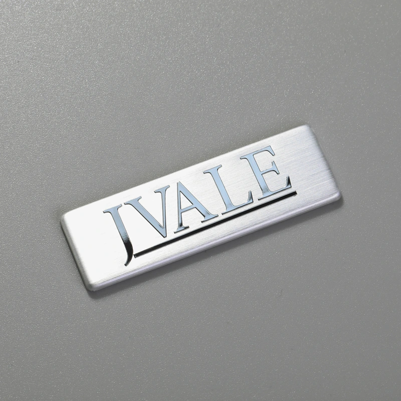 Autocollants de logo de marque en aluminium pour équipement