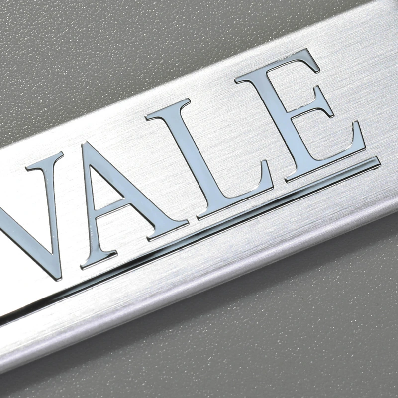 Autocollants de logo de marque en aluminium pour équipement