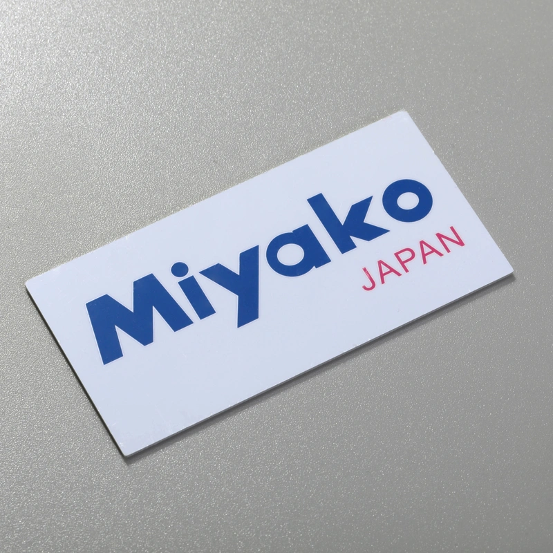 Autocollant de logo en métal écologique, étiquette en aluminium gaufré