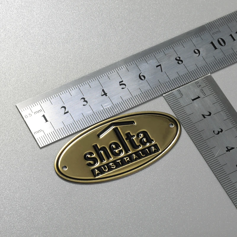 Plaque signalétique personnalisée en acier inoxydable, logo en laiton et aluminium